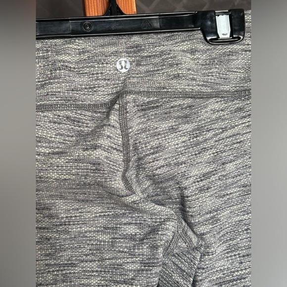 Lululemon Wonder Under Crops Space Dye Size 4 - Picture 4 of 6